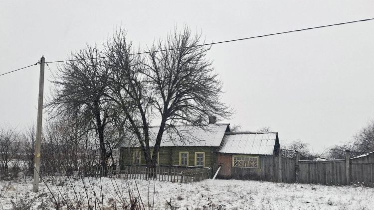 Хотите домик в деревне? «Сильные Новости» узнали количество пустующих на Гомельщине домов и выяснили, сколько лет самому старому