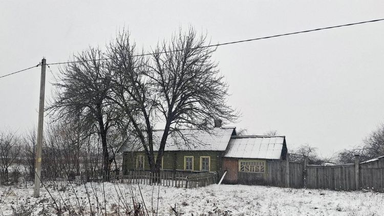 Хотите домик в деревне? «Сильные Новости» узнали количество пустующих на Гомельщине домов и выяснили, сколько лет самому старому