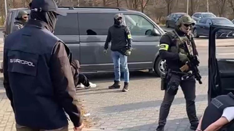 Любую «ксиву» за ваши деньги. В Польше ликвидировали белорусско-украинскую ОПГ, члены которой в огромных количествах подделывали и сбывали паспорта, водительские права и другие документы