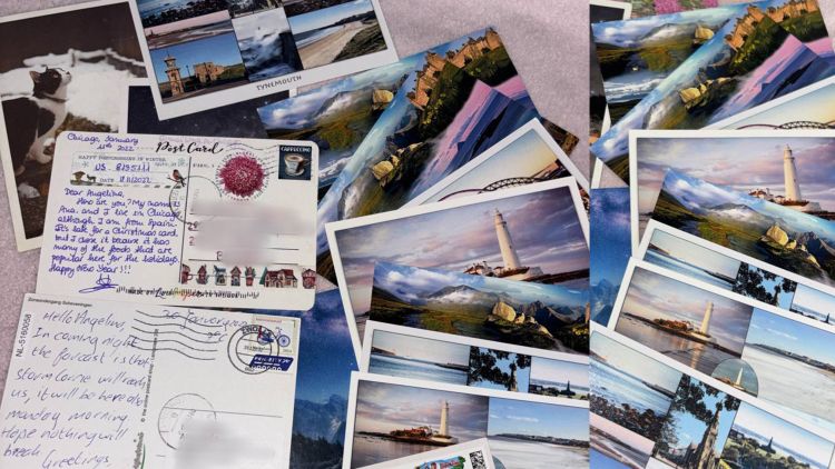 «Познакомилась с дедушкой из Англии и узнала о его жизни из открыток и писем». Юная гомельчанка уже 6 лет отправляет и получает открытки из других стран